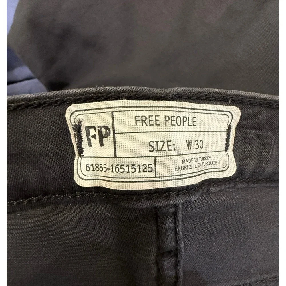 Free People Size 30 Distressed Black Ankle‎ Knee Hole Jeans